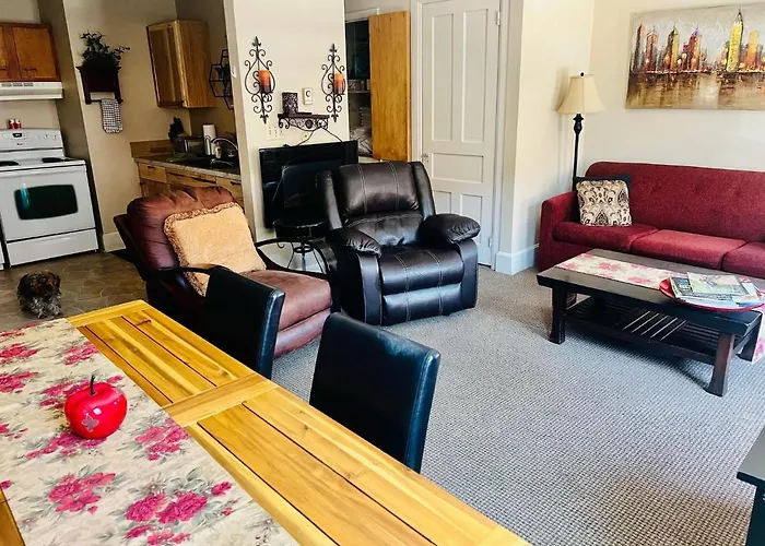 Main Street Two Bedroom In Galena-great Location! *