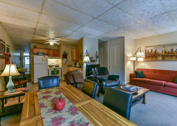 Main Street Two Bedroom In Galena-great Location! * Galena